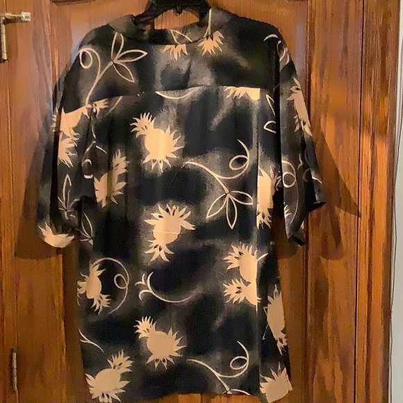 Tommy Bahama Silk Short Sleeve Button Front Shirt - Picture 2 of 4